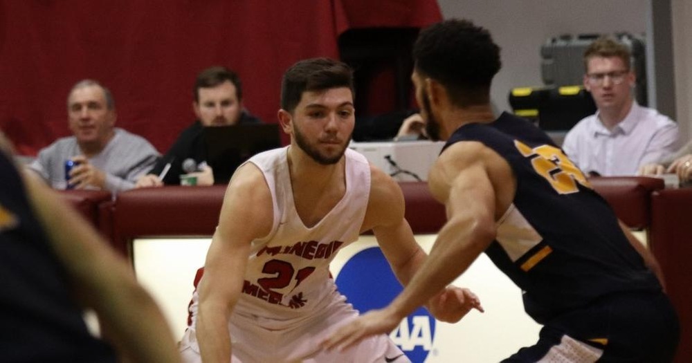 Men&rsquo;s Basketball Falls to #22 Rochester
