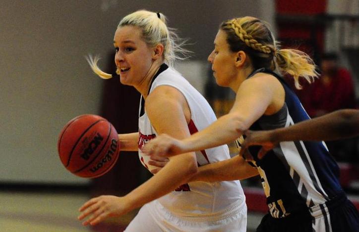 Women&rsquo;s Basketball Late Rally Falls Short at Chicago